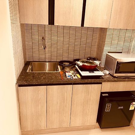 The Lodgers 2 Bhk Serviced Apartment Near Artemis Hospital Sector 57 Gurgaon - Nearest Metro Station Sector 54 Chowk Bagian luar foto