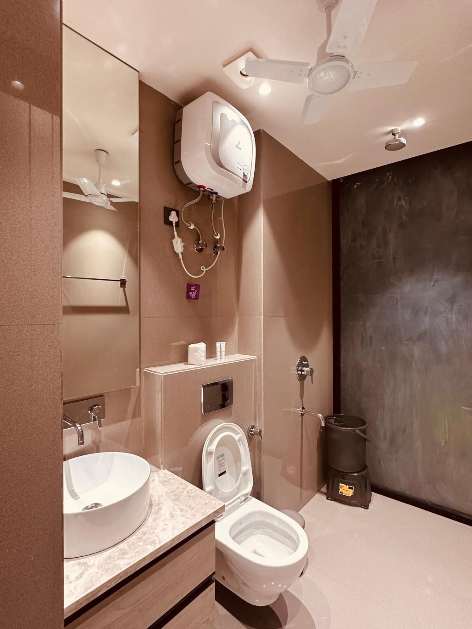 The Lodgers 2 Bhk Serviced Apartment Near Artemis Hospital Sector 57 Gurgaon - Nearest Metro Station Sector 54 Chowk Bagian luar foto