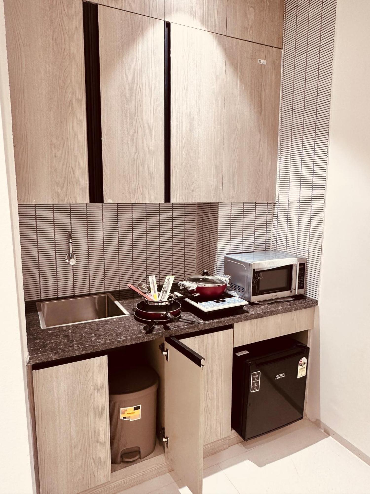 The Lodgers 2 Bhk Serviced Apartment Near Artemis Hospital Sector 57 Gurgaon - Nearest Metro Station Sector 54 Chowk Bagian luar foto